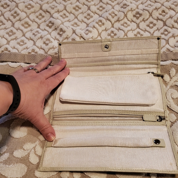 Dulwich Designs leather Jewellry wallet - Picture 4 of 9